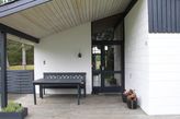 Gemütliche Sitzecke am Haus